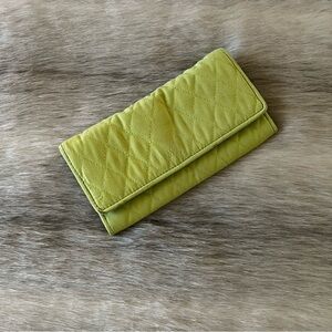VERA BRADLEY Lime Green Microfiber Clutch Wallet Wristlet Tri-Fold Quilted Lemon